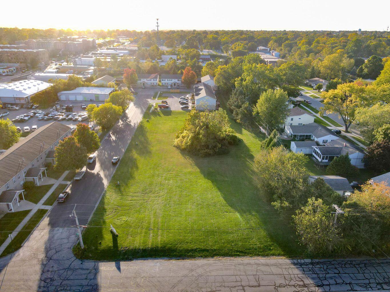 1709 Firestone Lane Valparaiso, IN 46383 - Photo 2 of 5 a view of a city