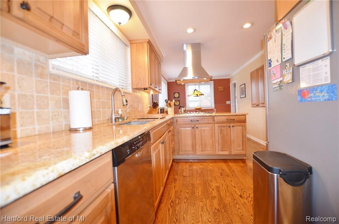 36101 Hardenburg Road Farmington, MI 48331 - Photo 12 of 47 DSC_0197.JPG