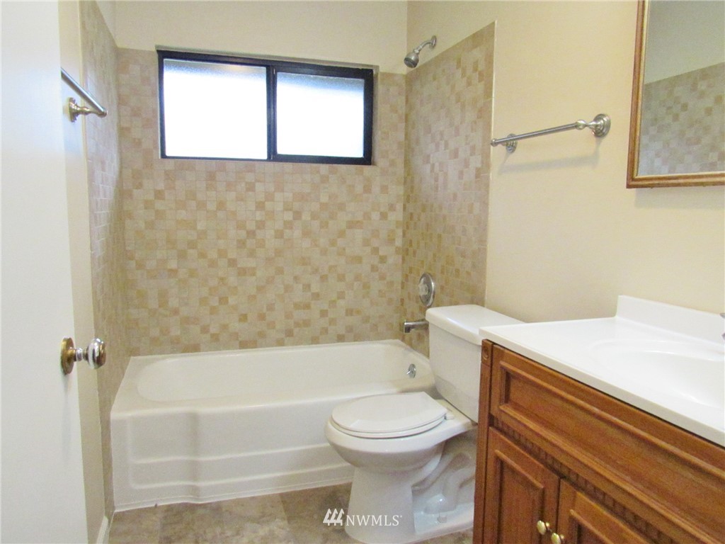 11615 Southeast 160th Street Renton, WA 98058 - Photo 11 of 20 Gallery Image 11