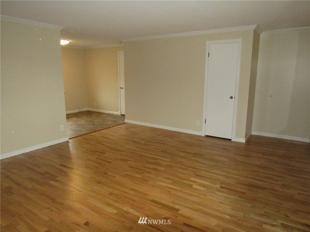 11615 Southeast 160th Street Renton, WA 98058 - Photo 6 of 20 Gallery Image 6