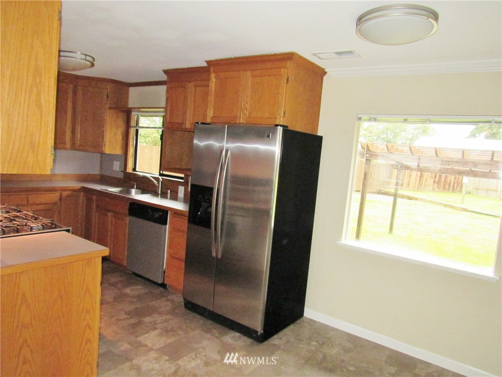 11615 Southeast 160th Street Renton, WA 98058 - Photo 9 of 20 Gallery Image 9