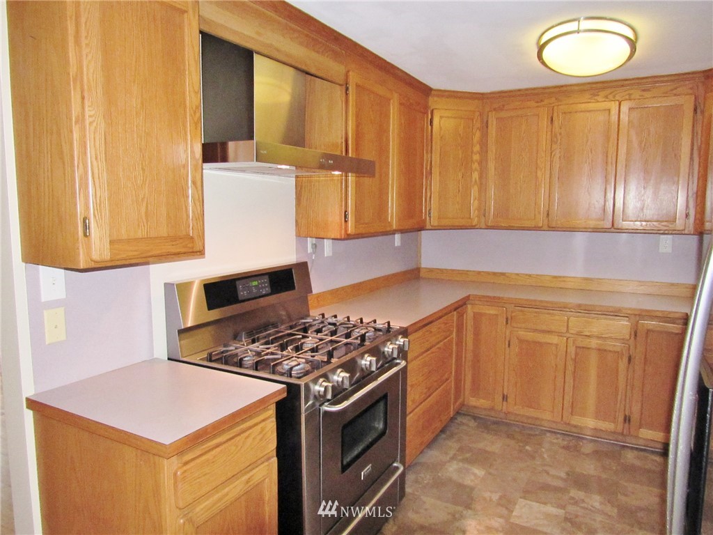 11615 Southeast 160th Street Renton, WA 98058 - Photo 10 of 20 Gallery Image 10