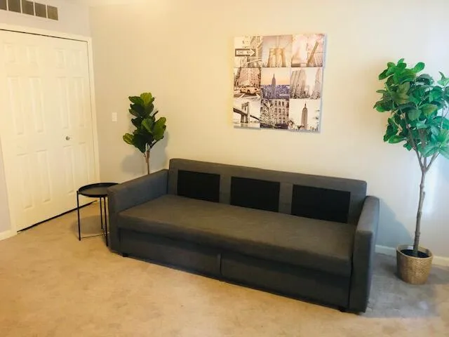 $185,000 | 287 East Palmer Street, Unit 10, Detroit, MI 48202