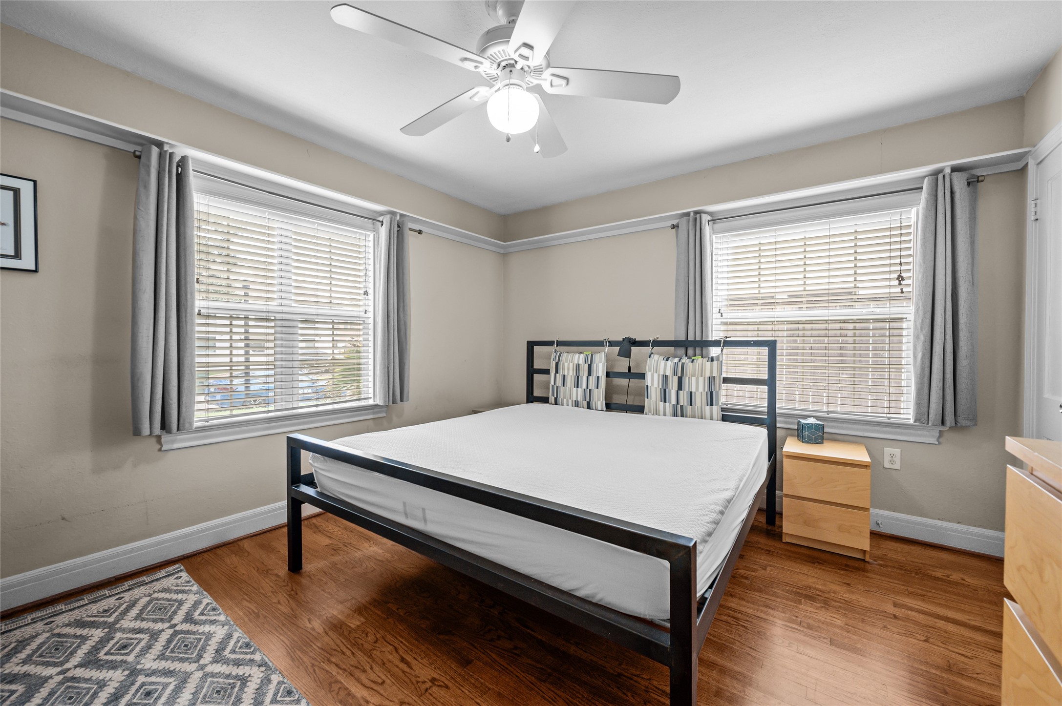 2311 Addison Road Houston, TX 77030 - Photo 9 of 44