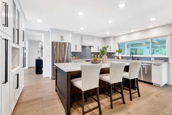 $1,395,000 | 13 Woodland Court, Novato, CA 94947