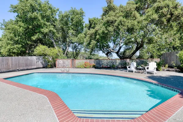 $1,395,000 | 13 Woodland Court, Novato, CA 94947