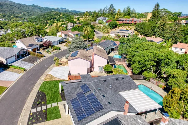 $1,395,000 | 13 Woodland Court, Novato, CA 94947