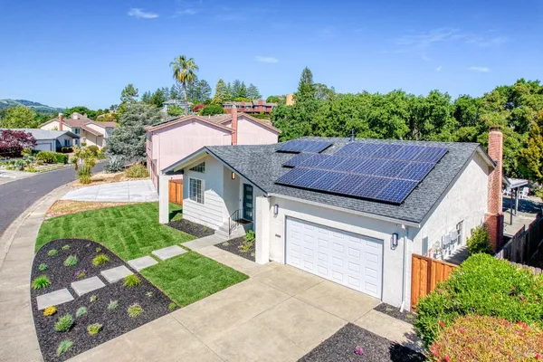 $1,395,000 | 13 Woodland Court, Novato, CA 94947