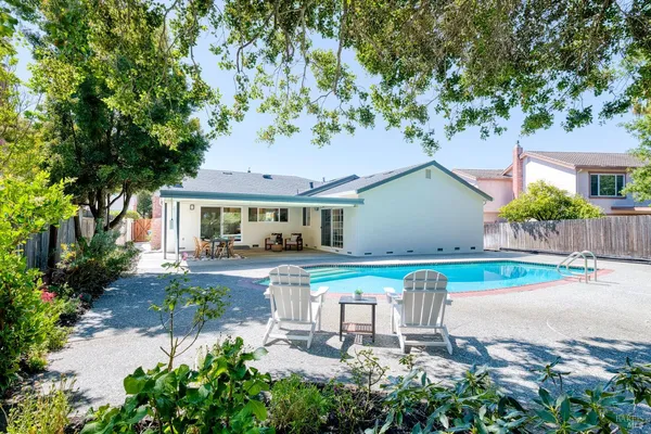 $1,395,000 | 13 Woodland Court, Novato, CA 94947