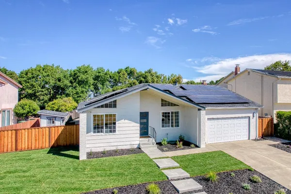 $1,395,000 | 13 Woodland Court, Novato, CA 94947