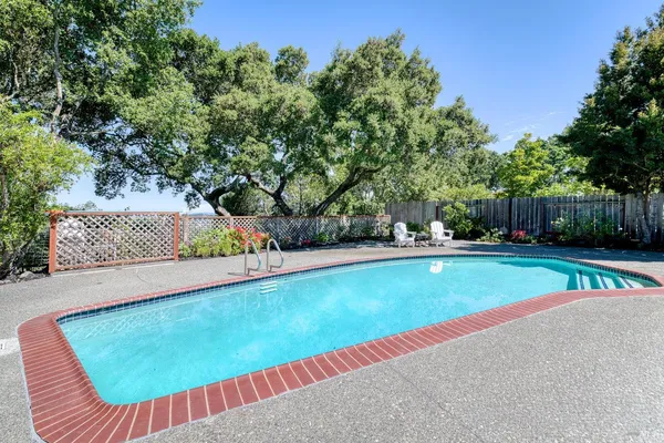 $1,395,000 | 13 Woodland Court, Novato, CA 94947