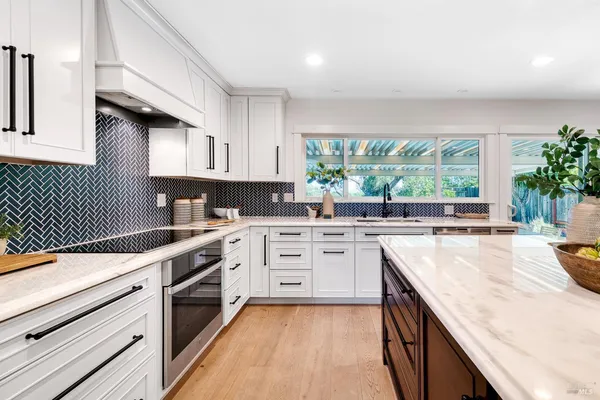 $1,395,000 | 13 Woodland Court, Novato, CA 94947
