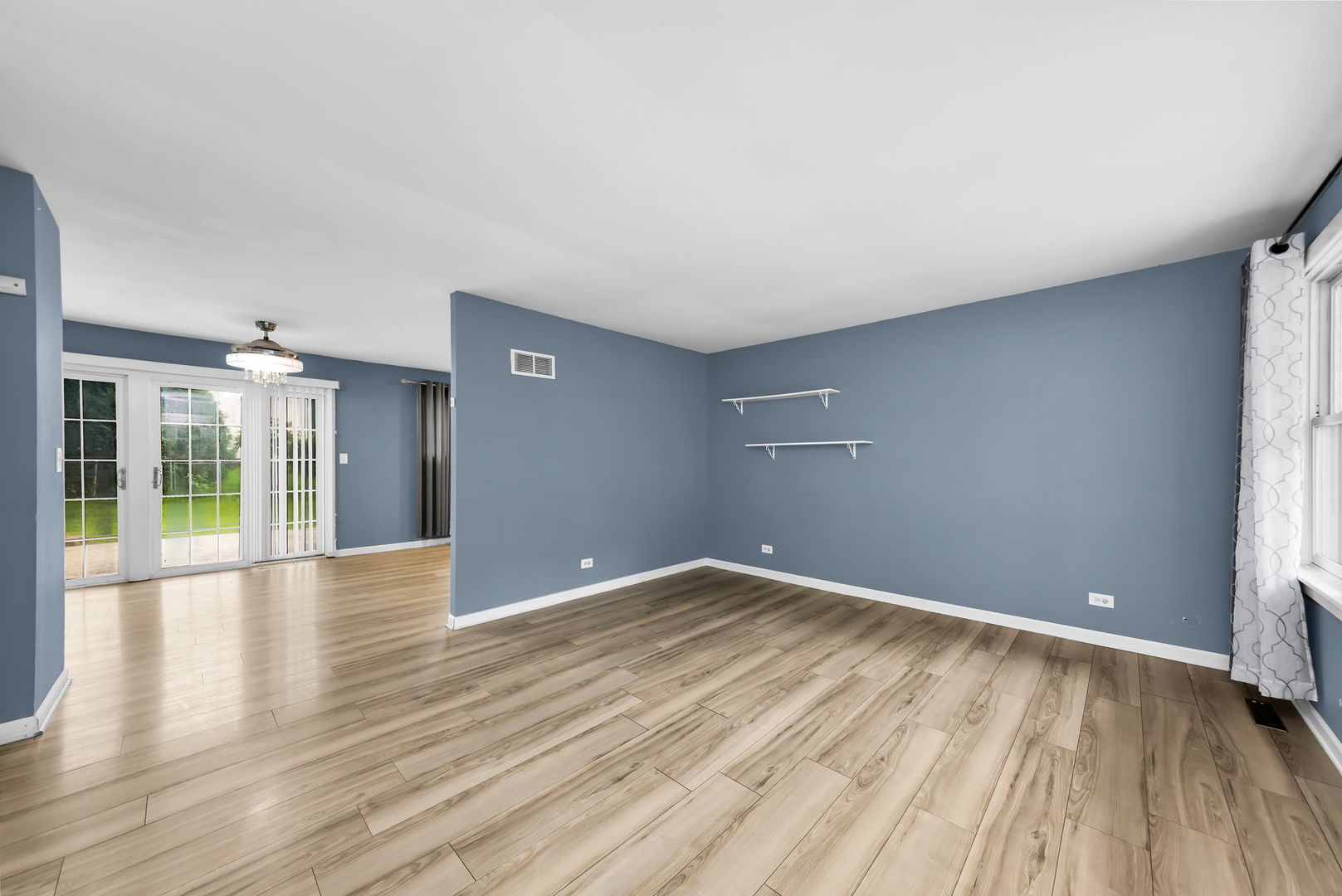 1529 Ronzheimer Avenue St. Charles, IL 60174 - Photo 3 of 14 Gallery Image 3