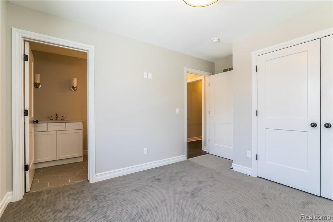 1838 Traceky Drive Rochester, MI 48306 - Photo 20 of 24 020-5227023-medium.jpg