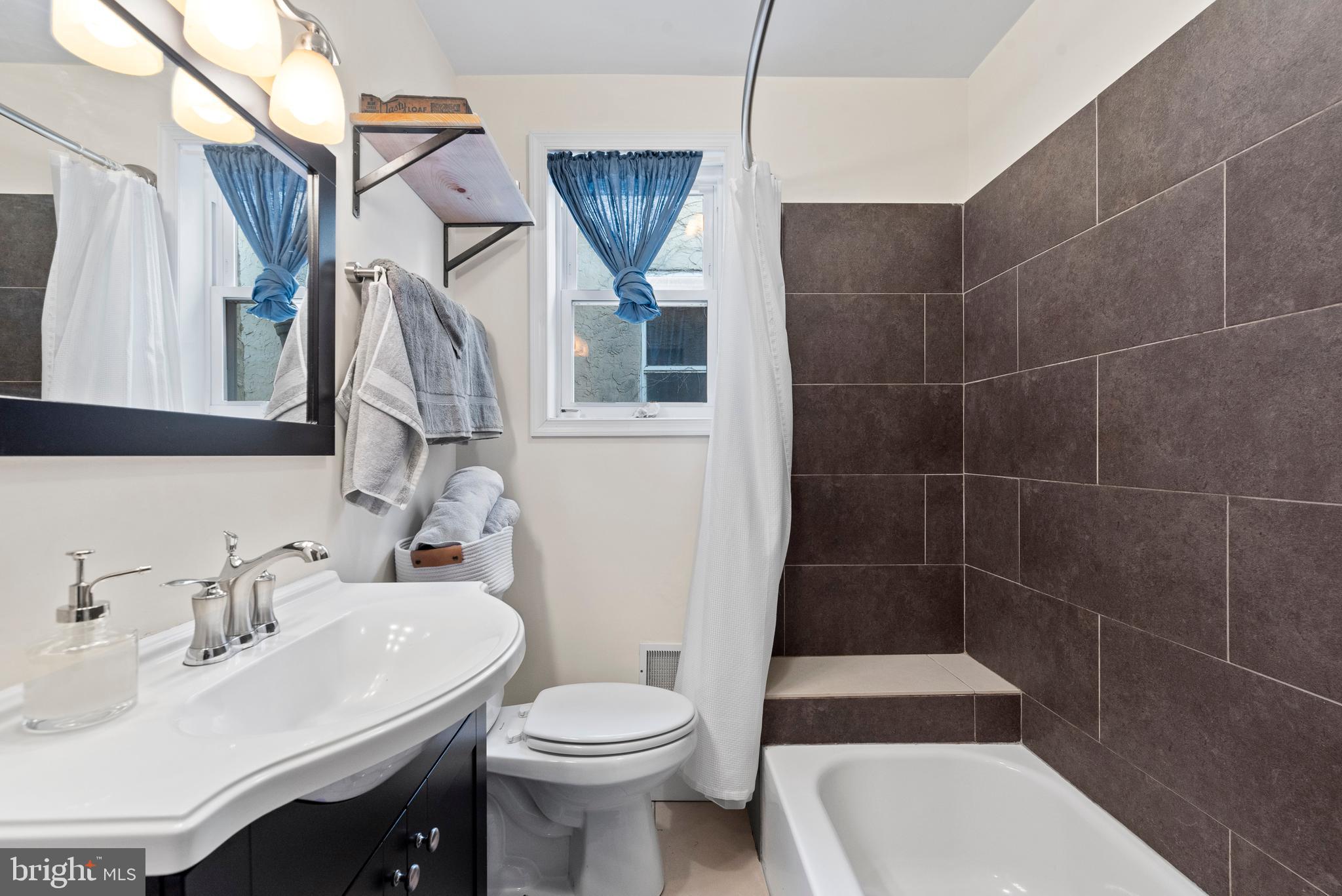 1940 Reed Street Philadelphia, PA 19146 - Photo 16 of 26 First Full Bathroom - Second Floor