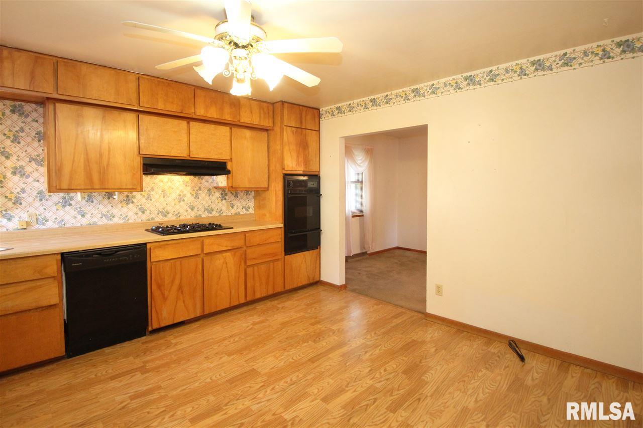 118 Briargate Road Washington, IL 61571 - Photo 11 of 36 Gallery Image 11