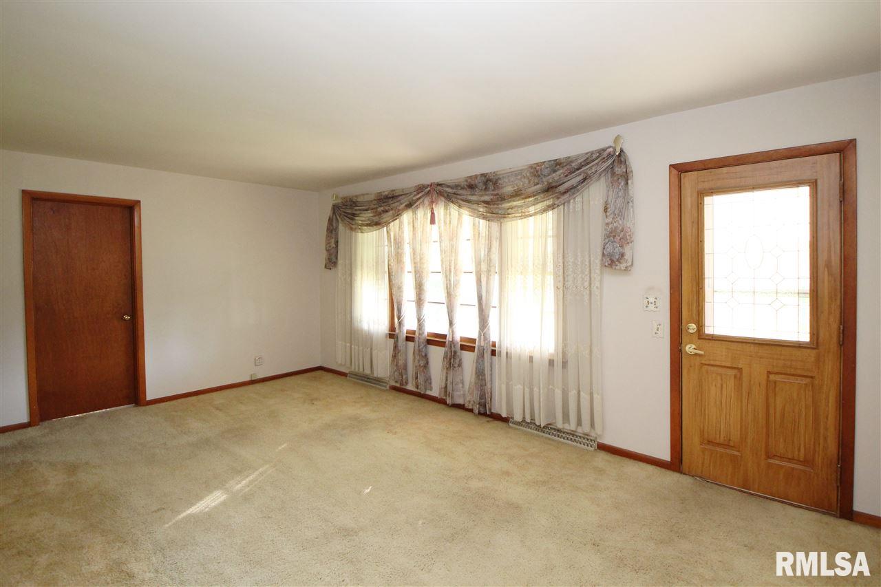 118 Briargate Road Washington, IL 61571 - Photo 3 of 36 Gallery Image 3