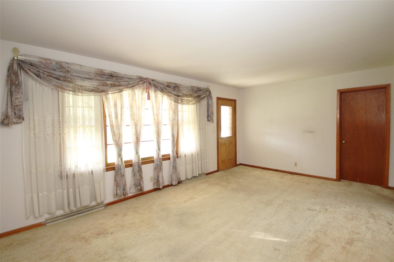 118 Briargate Road Washington, IL 61571 - Photo 4 of 36 Gallery Image 4