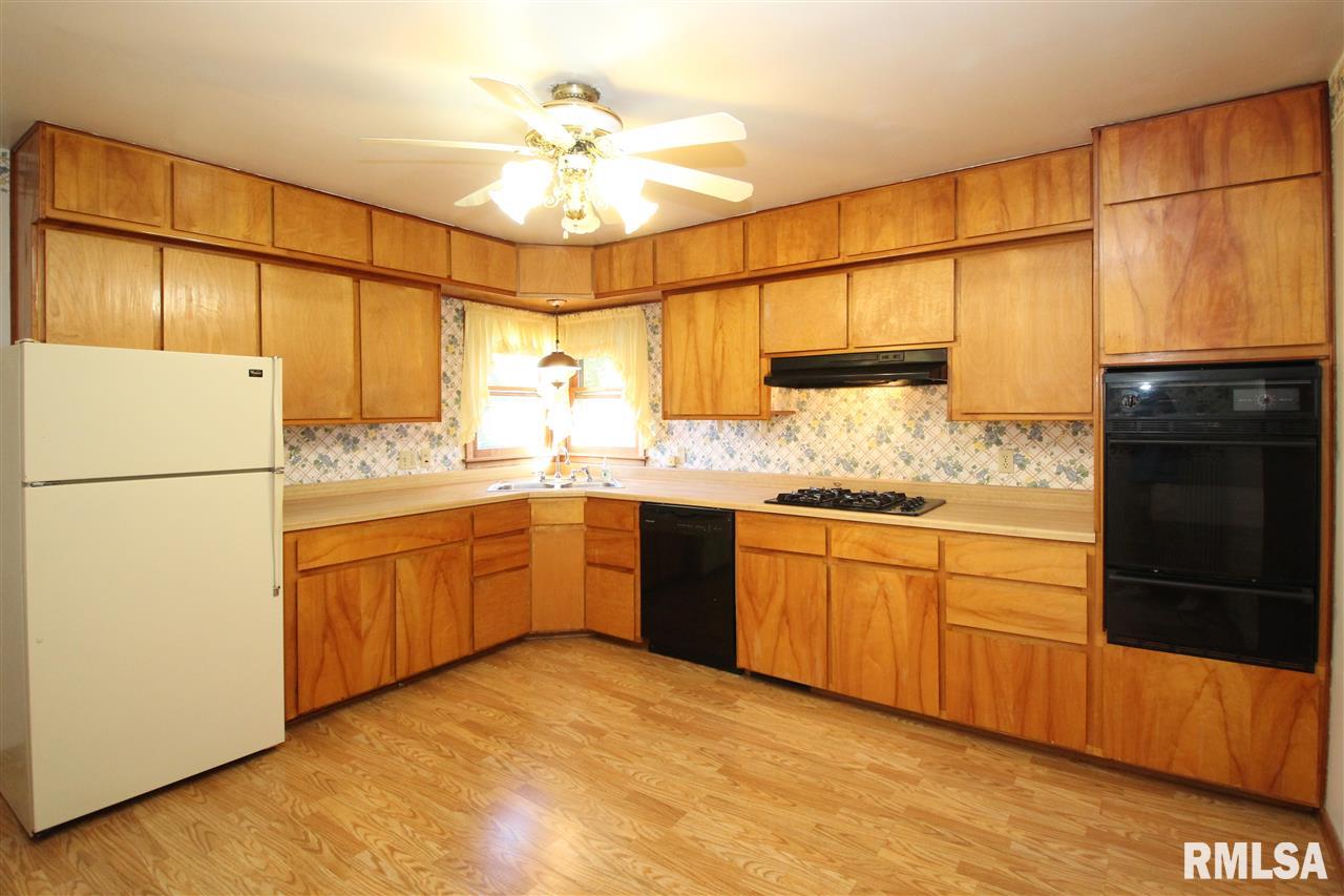118 Briargate Road Washington, IL 61571 - Photo 8 of 36 Gallery Image 8