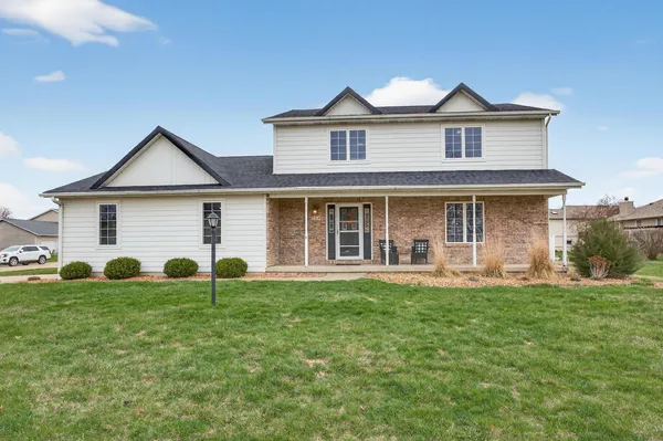 $450,000 | 704 South 8th Street, Eldridge, IA 52748