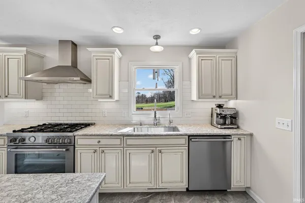 $724,599 | 15460 Durham Way East, Granger, IN 46530