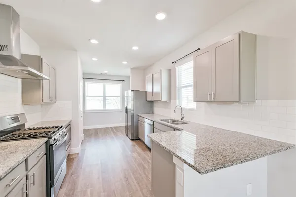 $2,395 | 13083 Clear View Drive, Willis, TX 77318