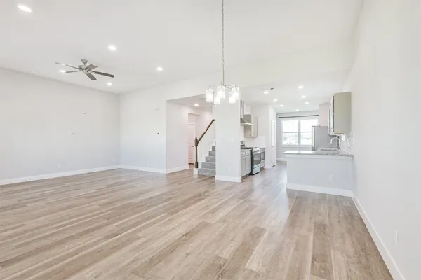 $2,395 | 13083 Clear View Drive, Willis, TX 77318