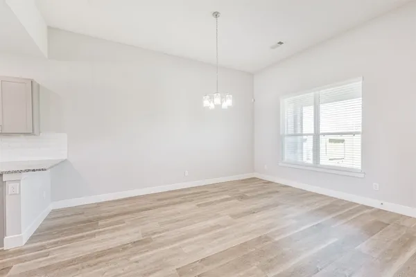 $2,395 | 13083 Clear View Drive, Willis, TX 77318