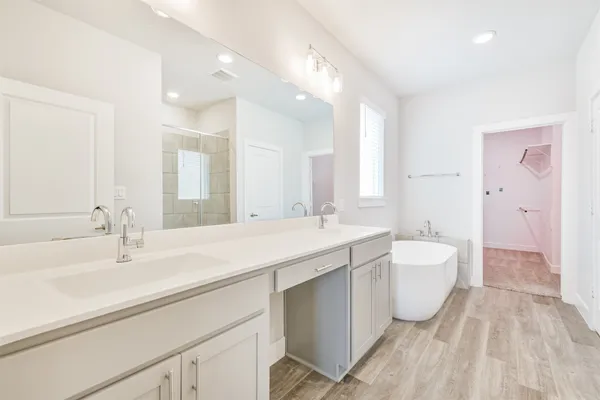 $2,395 | 13083 Clear View Drive, Willis, TX 77318