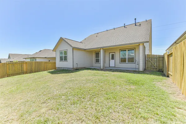 $2,395 | 13083 Clear View Drive, Willis, TX 77318