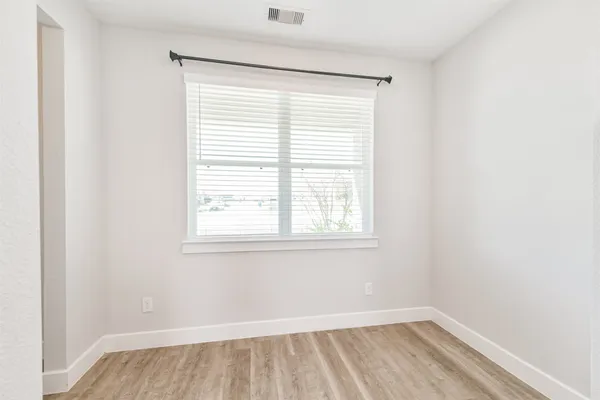 $2,395 | 13083 Clear View Drive, Willis, TX 77318