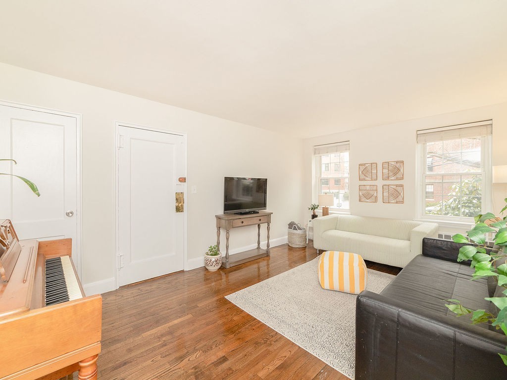 7 Lanark Road, Unit 1 Brookline, MA 02445 - Photo 4 of 20