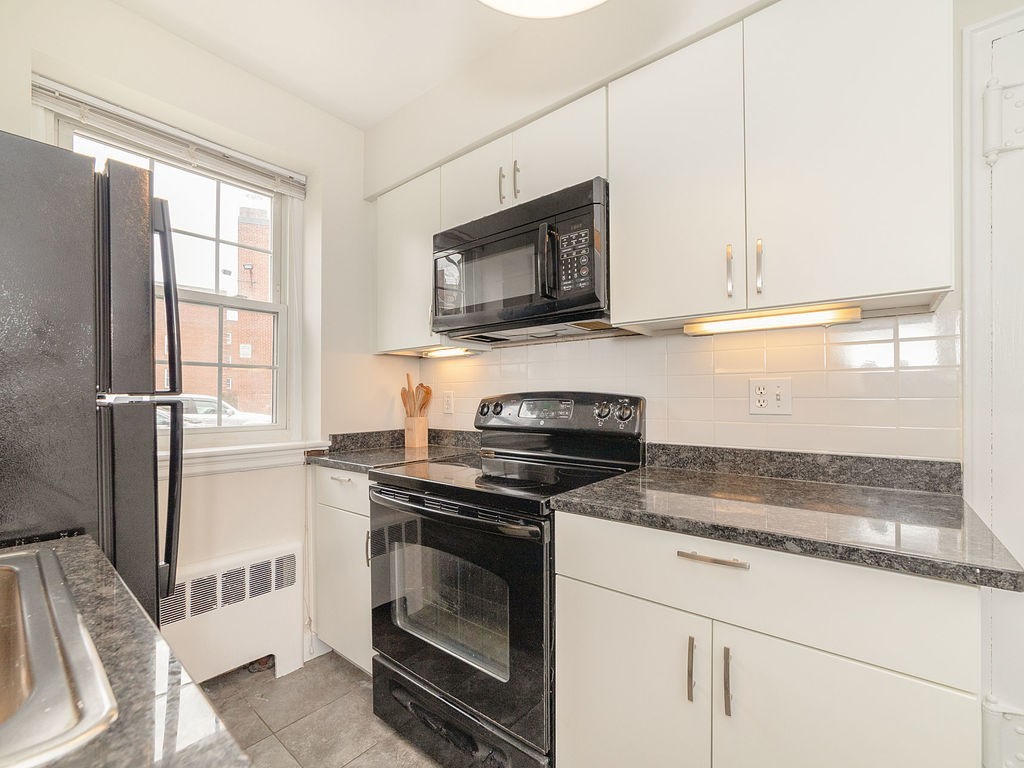 7 Lanark Road, Unit 1 Brookline, MA 02445 - Photo 8 of 20