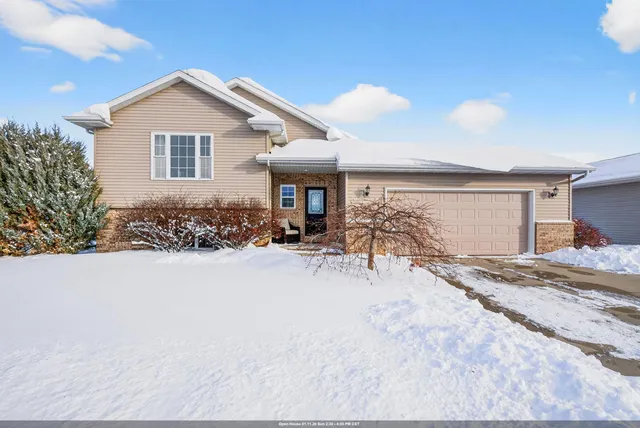 $329,900 | 2520 Marathon Avenue, Neenah, WI 54956