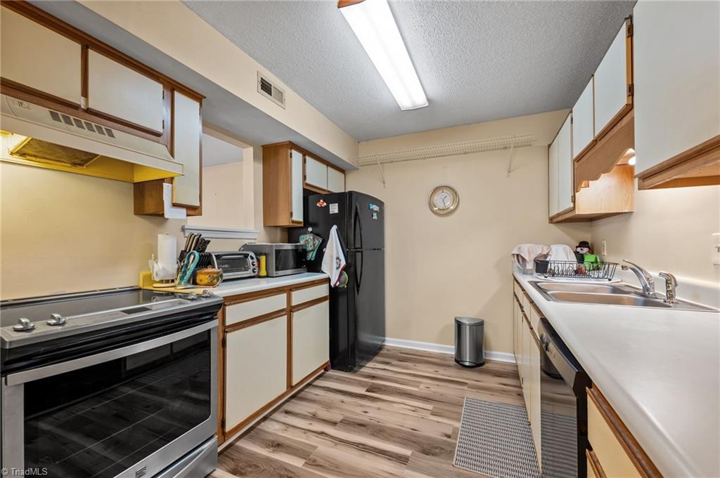 5523 Hornaday Road, Unit D Greensboro, NC 27409 - Photo 9 of 21