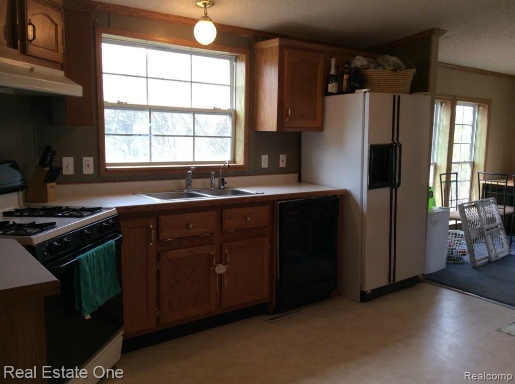 12607 Hyne Road Brighton, MI 48114 - Photo 15 of 27