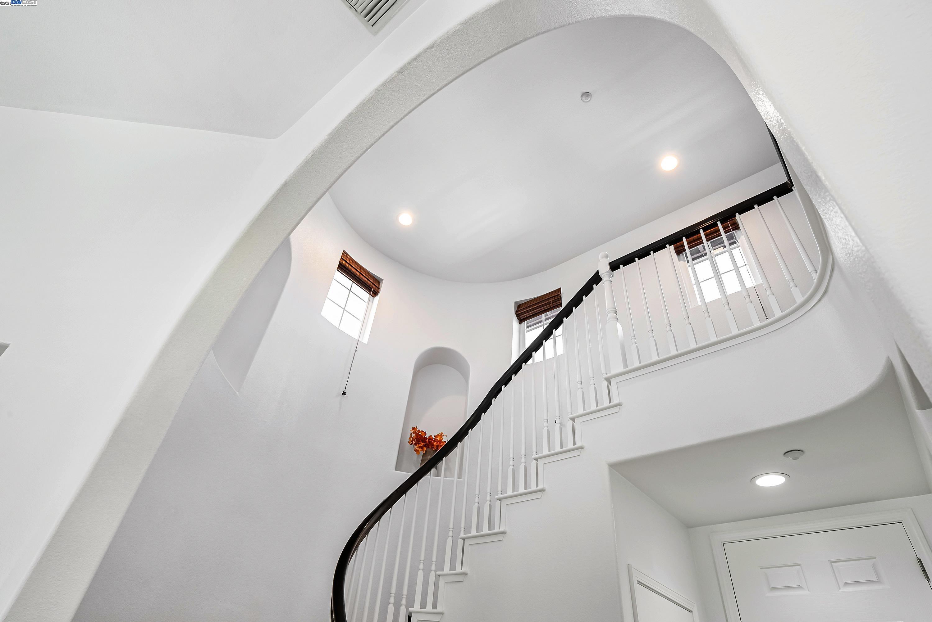 43 Ferdinand Way Novato, CA 94949 - Photo 21 of 43 a view of entryway