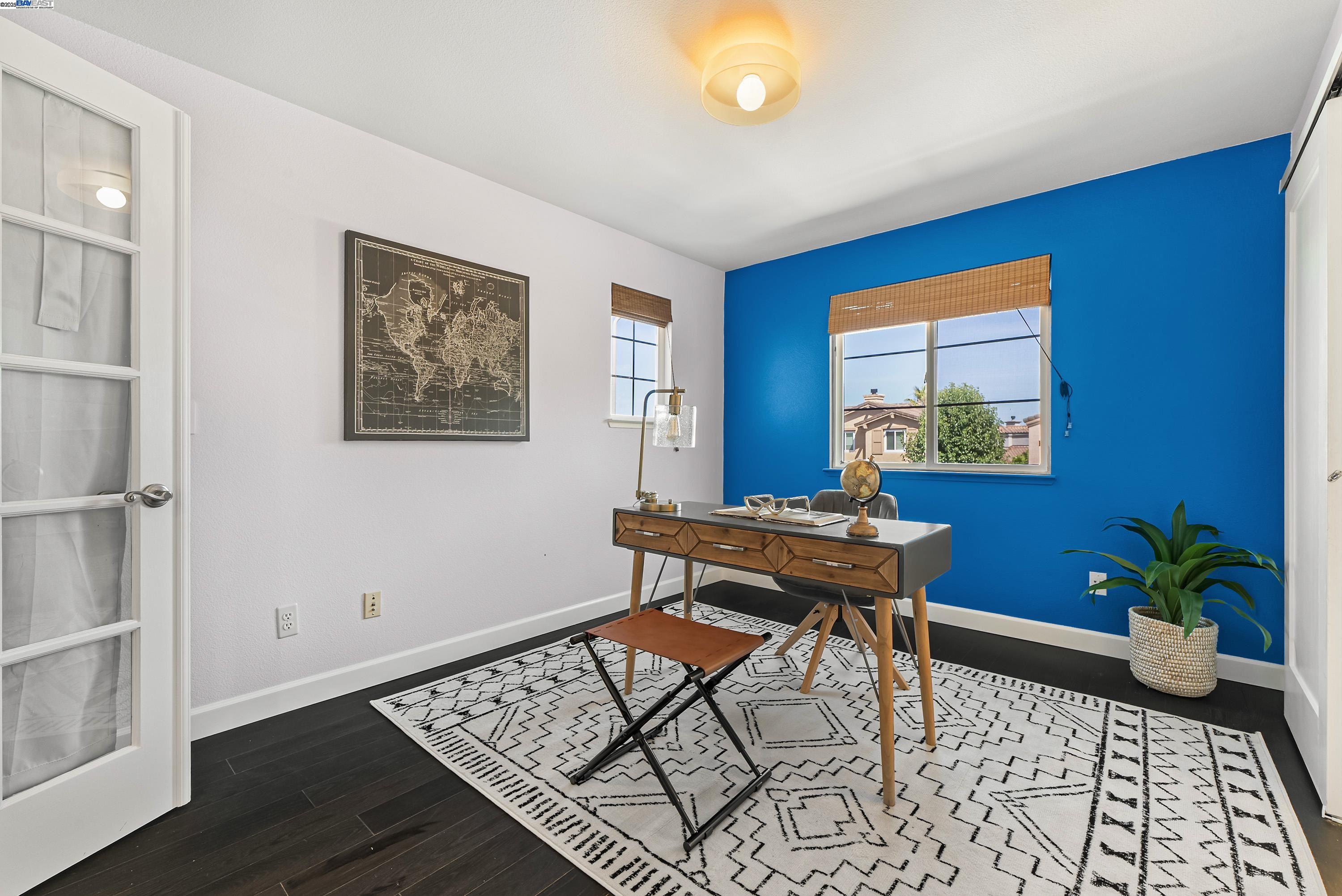 43 Ferdinand Way Novato, CA 94949 - Photo 31 of 43 a room with furniture and a potted plant