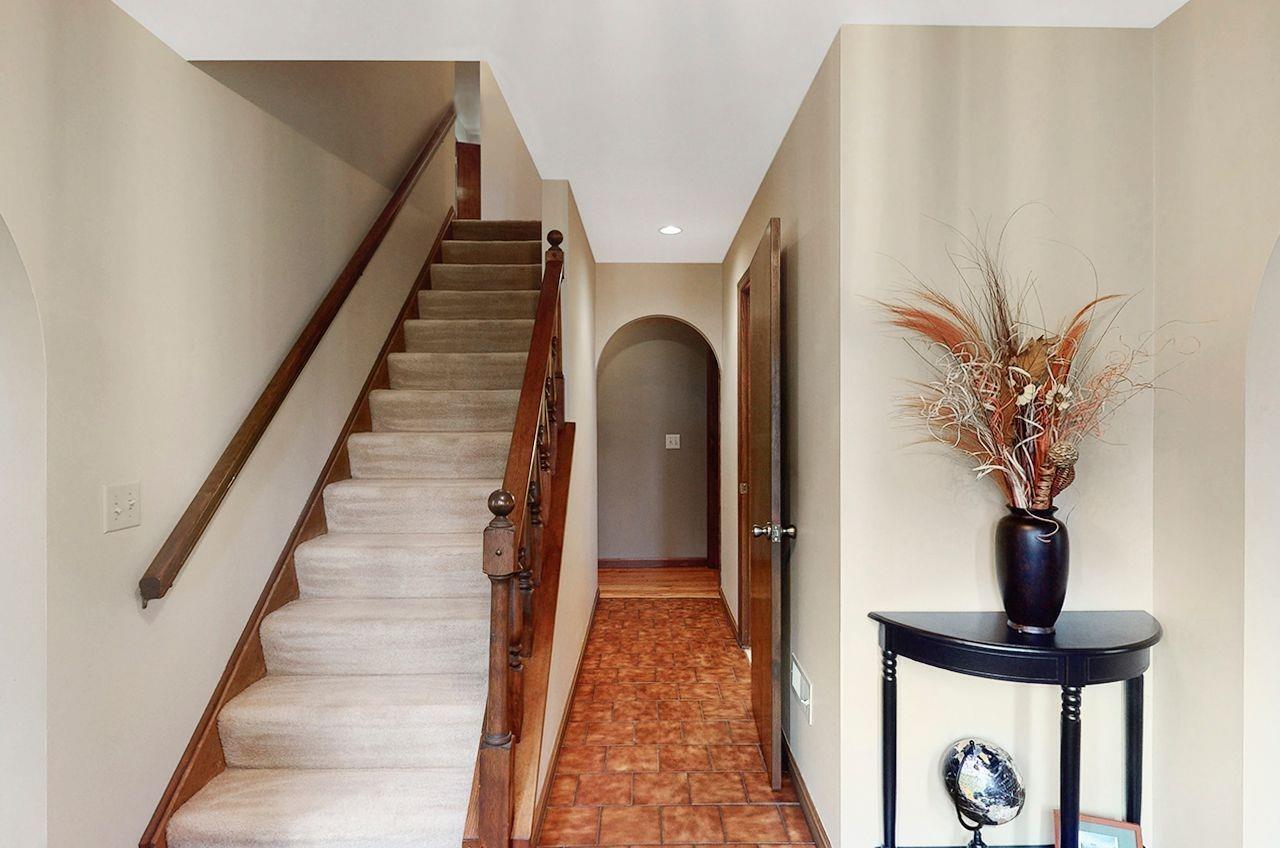 3667 Paramount Ridge Lane Cincinnati, OH 45247 - Photo 6 of 37 Gallery Image 6