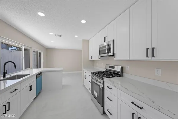 $3,200 | 2975 Boise Street, Las Vegas, NV 89121