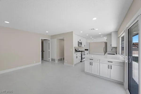 $3,200 | 2975 Boise Street, Las Vegas, NV 89121