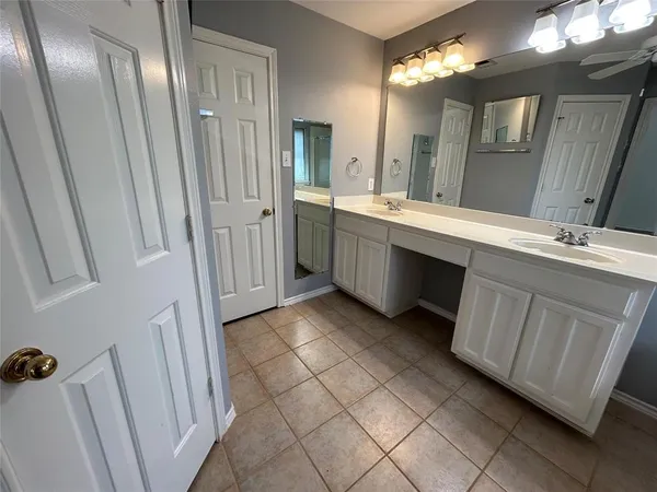 $2,400 | 4133 Boulder Park Drive, Fort Worth, TX 76040