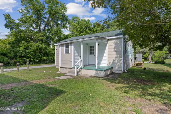$1,850 | 210 Poplar Street, New Bern, NC 28560