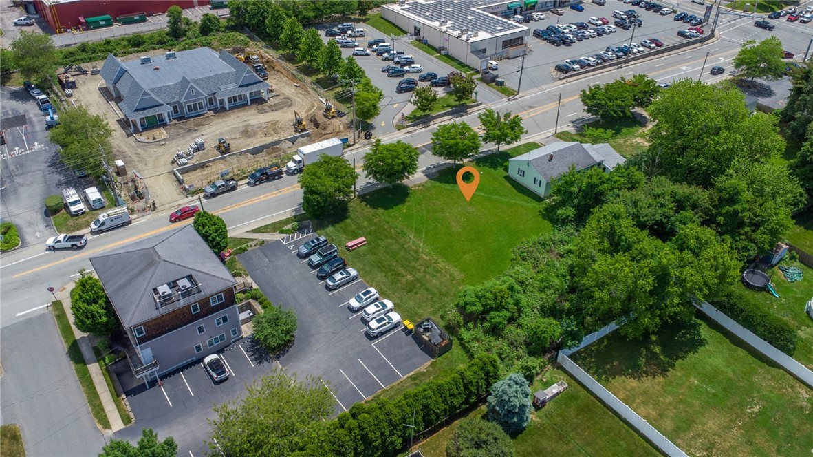 47 Valley Road Middletown, RI 02842 - Photo 2 of 11