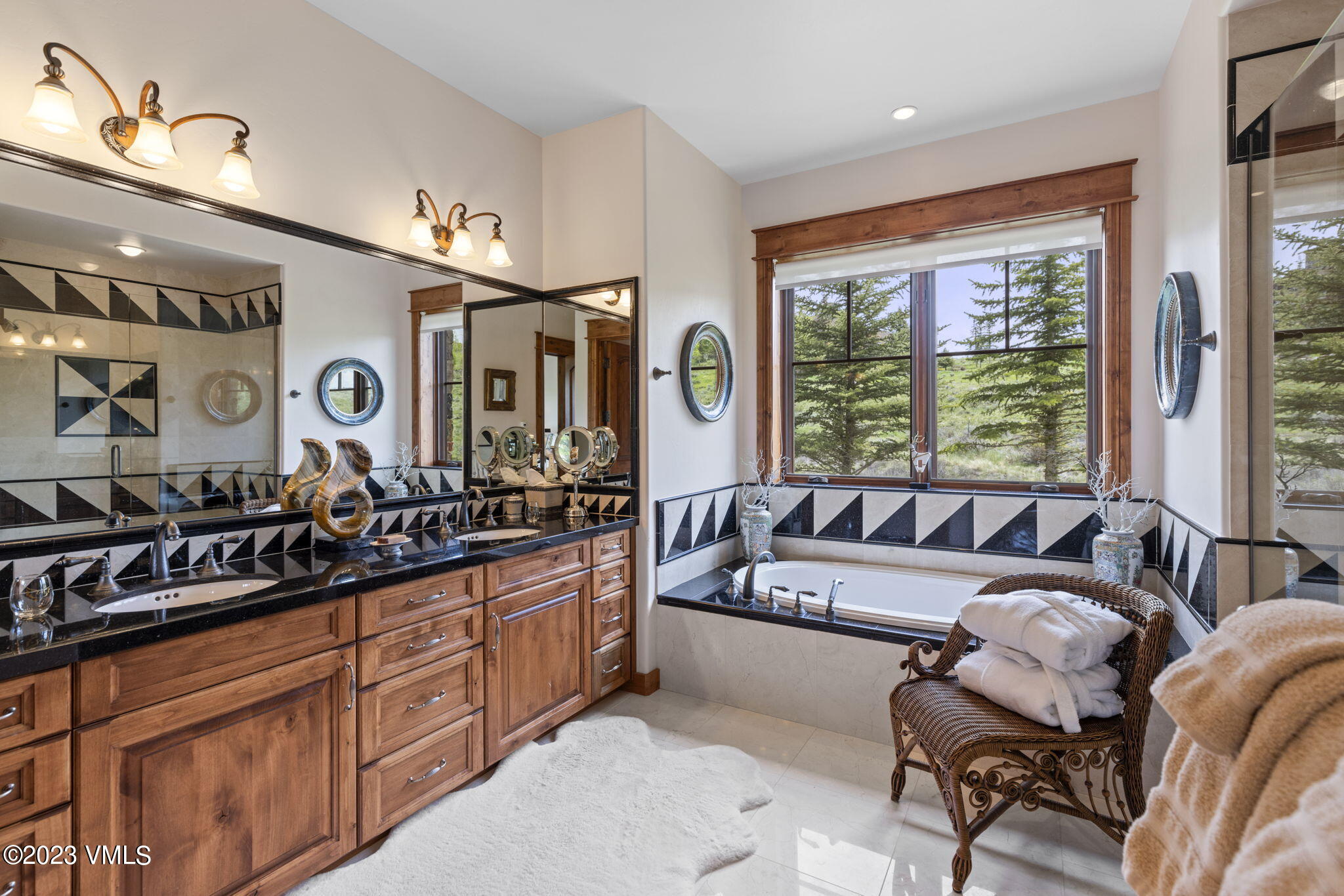 940 Summit Trail Edwards, CO 81632 - Photo 38 of 64 a living room with furniture and windows