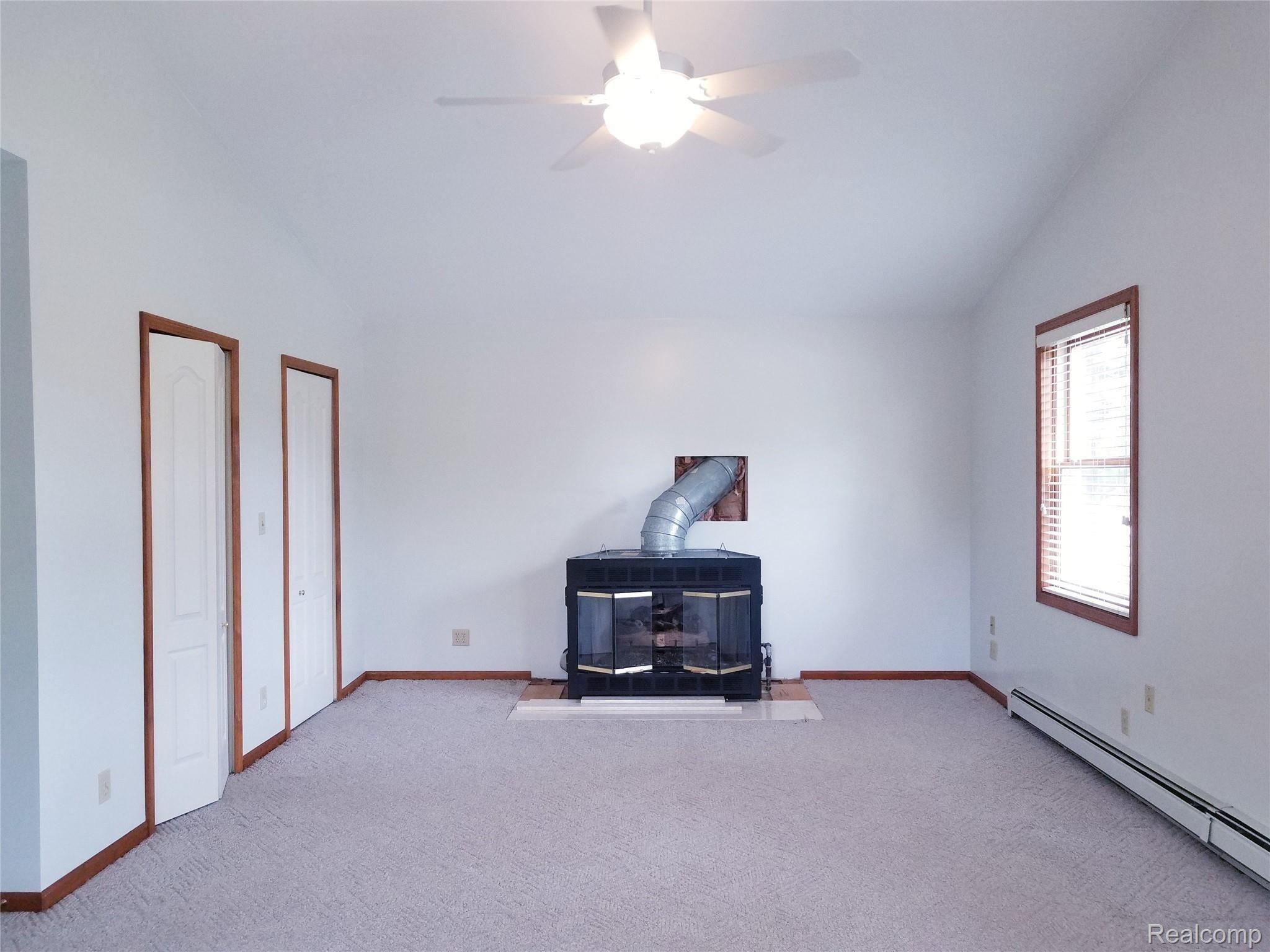 3211 North Belsay Road Flint, MI 48506 - Photo 46 of 62 Fire-lit MB, gas fp.jpg