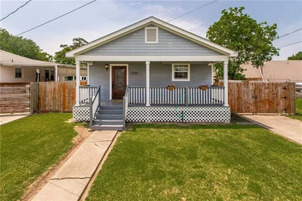 $1,825 | 2518 Delambert Street, Chalmette, LA 70043