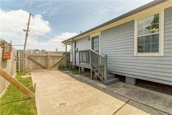 $1,825 | 2518 Delambert Street, Chalmette, LA 70043