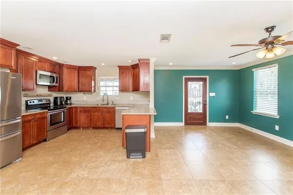 $1,825 | 2518 Delambert Street, Chalmette, LA 70043