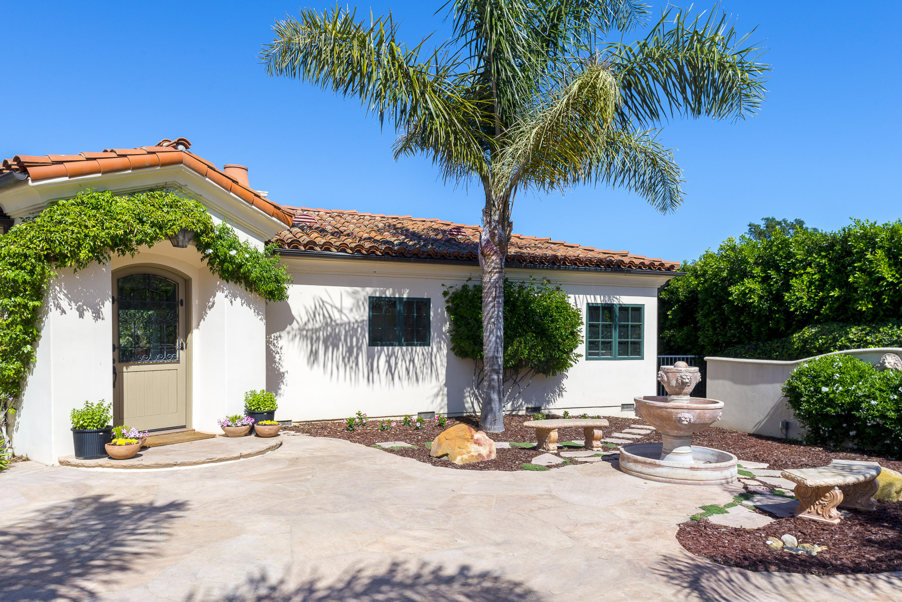 1031 Mission Ridge Road Santa Barbara, CA 93103 - Photo 4 of 16 Front